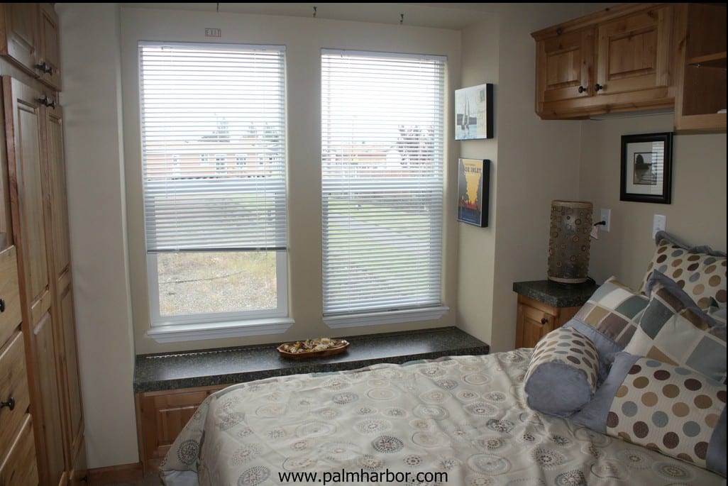 Palm Harbor - Lodge - Coastal Breeze - Interior (Bedroom)