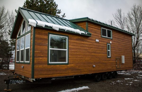 Palm-Harbor-Lodge-Pacifica-(Green-Metal-Roof-and-Cedar-Stained-Siding)