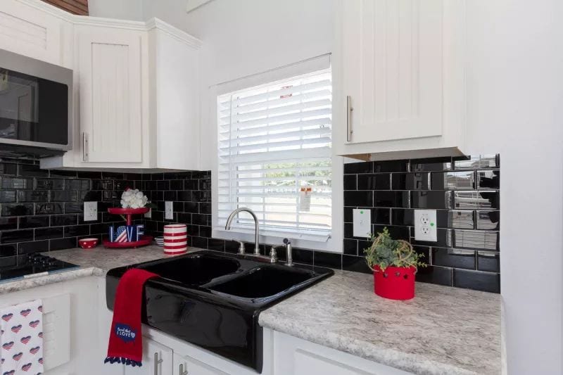 Champion Athens Model APH-516 - Kitchen 3