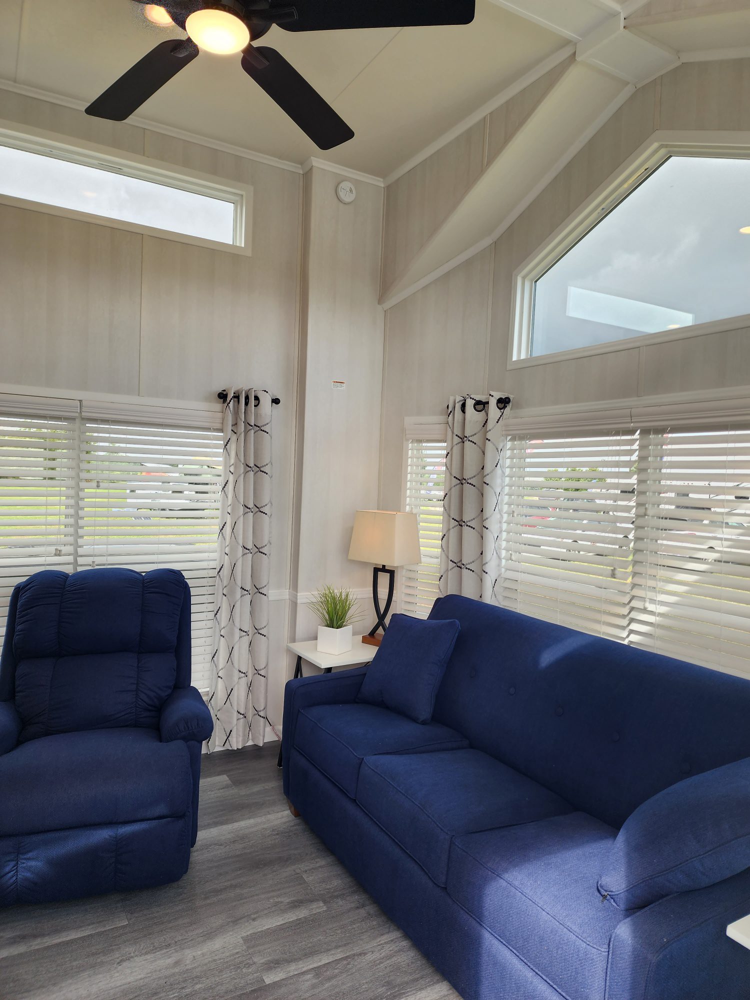 Park Model Homes Grand Teton Living Room