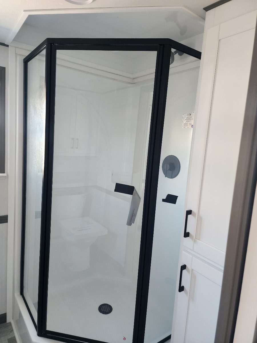 Park Model Homes Liberty 260 Bathroom