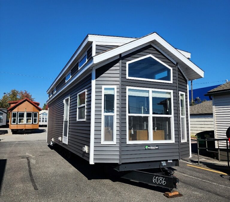 Maximizing Minimalism: Exploring the Minimalist Lifestyle with Tiny Home Living