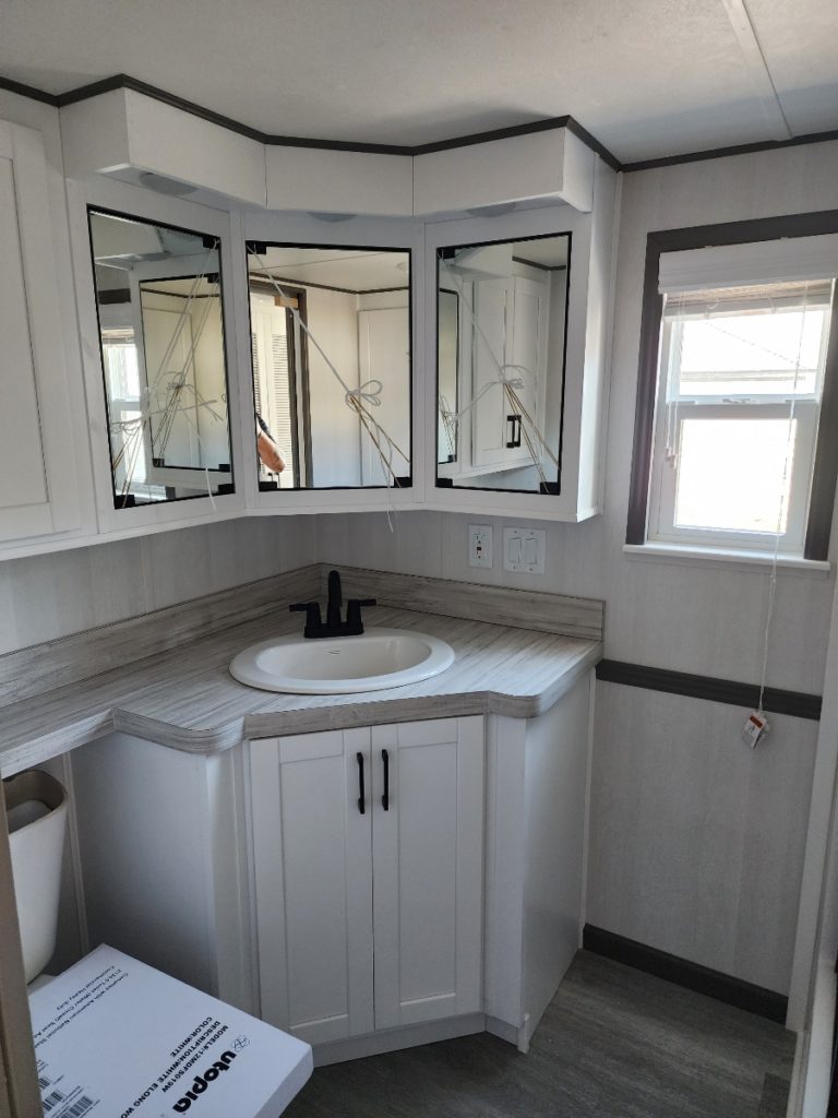 Park Model Homes Liberty 260 Bathroom