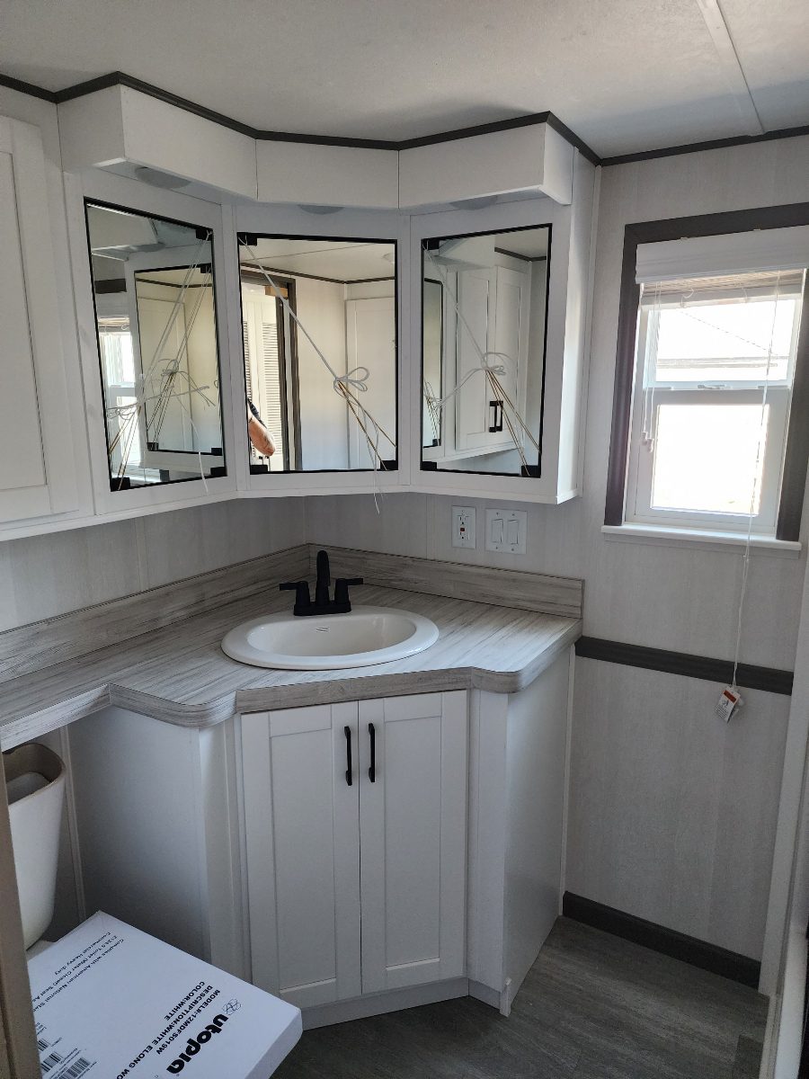 Park Model Homes Liberty 260 Bathroom