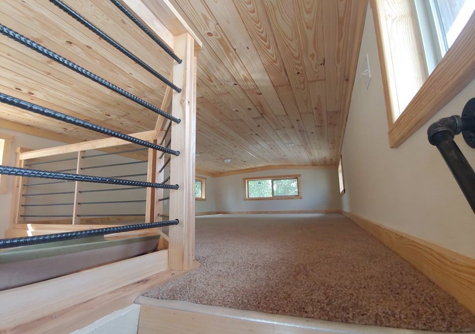 5 Storage and Organization Tips for Your Tiny House Loft