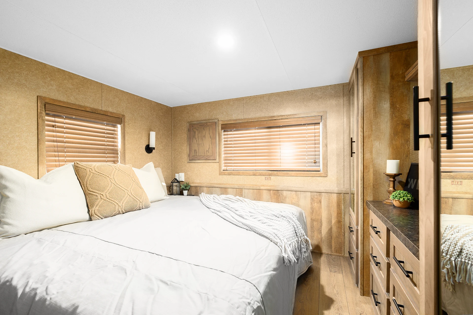 parkmodelhomes-kropf-lakeside-8043K (1)