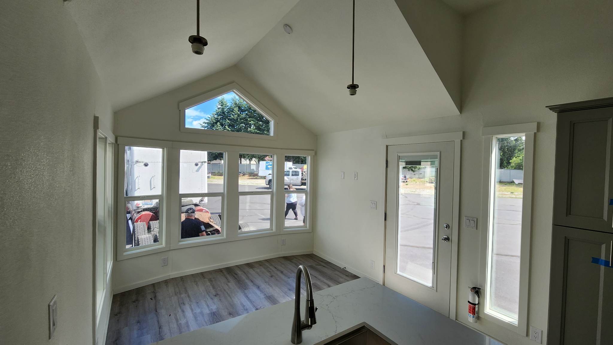 IHC HNDZ Porch model with loft (8)