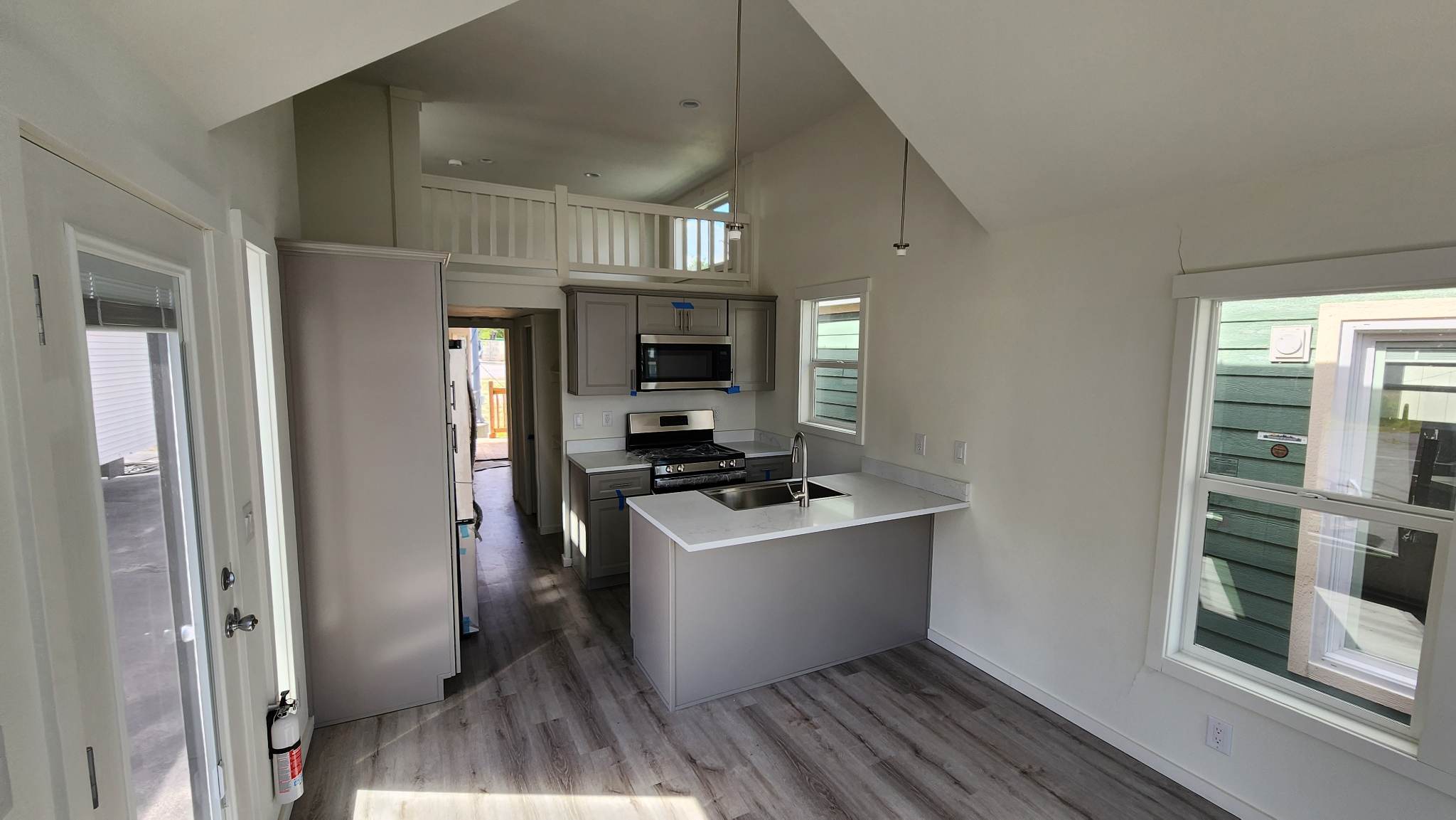 IHC HNDZ Porch model with loft (9)