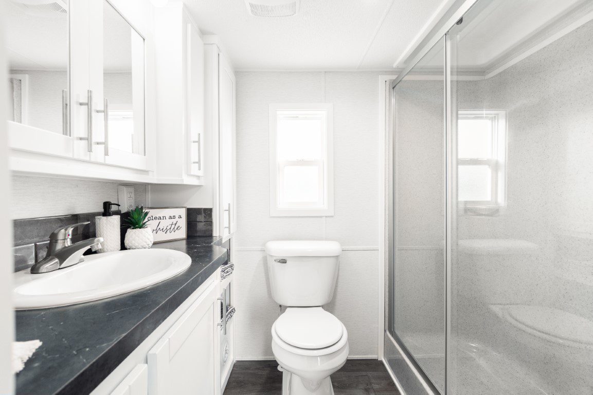 KROPF ISLAND 6243 FRONT LR WITH WASHER DRYER (12)