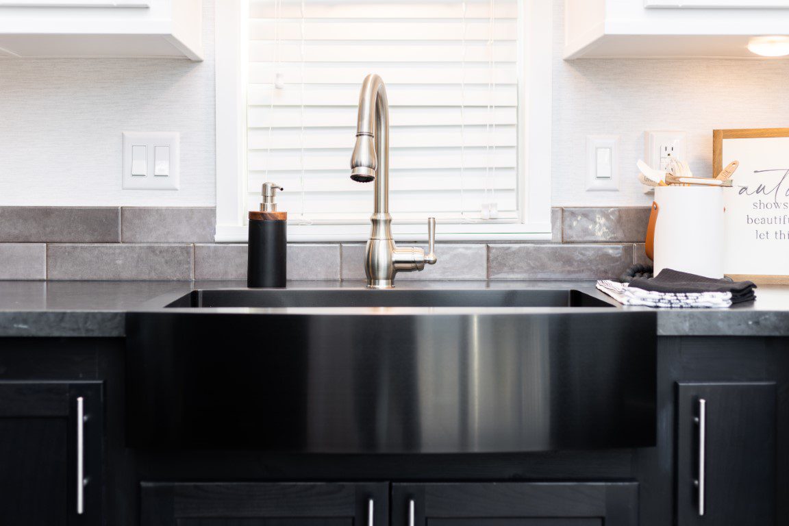 KROPF ISLAND 6243 FRONT LR WITH WASHER DRYER (17)