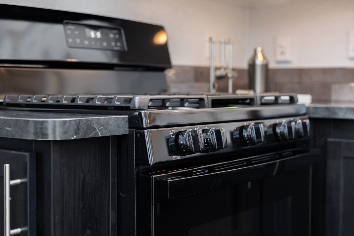 KROPF ISLAND 6243 FRONT LR WITH WASHER DRYER (19)