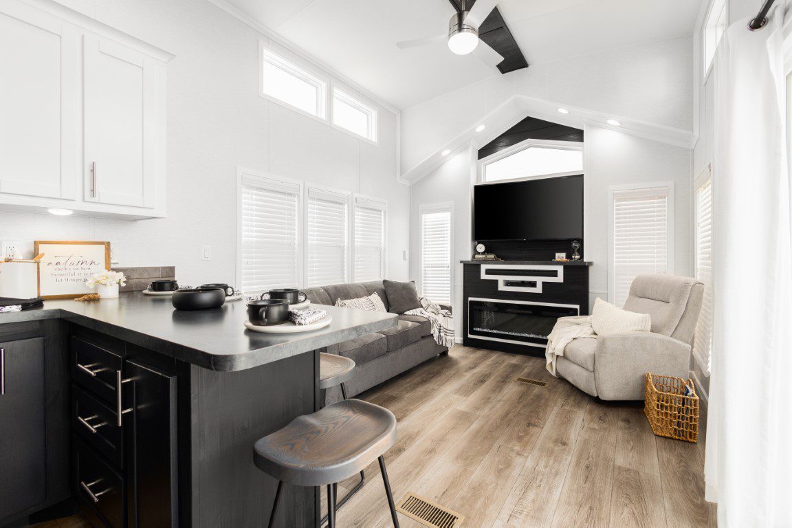 KROPF ISLAND 6243 FRONT LR WITH WASHER DRYER (2)