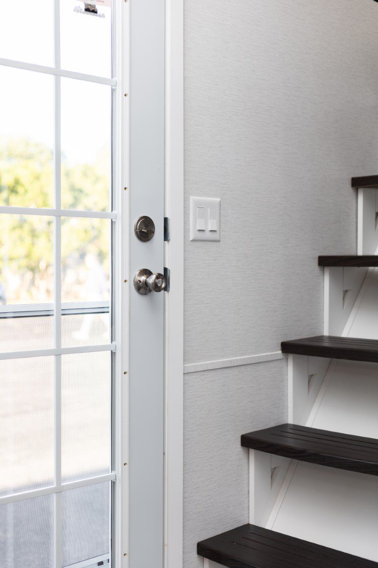 KROPF ISLAND 6243 FRONT LR WITH WASHER DRYER (29)