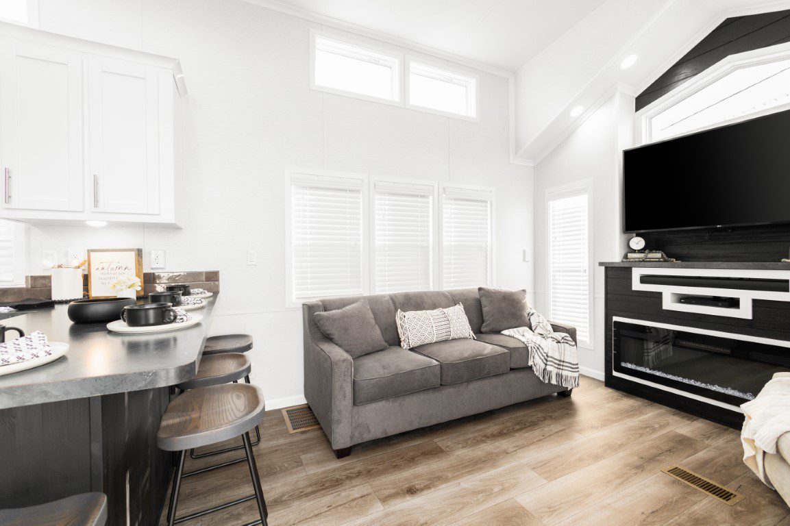 KROPF ISLAND 6243 FRONT LR WITH WASHER DRYER (3)