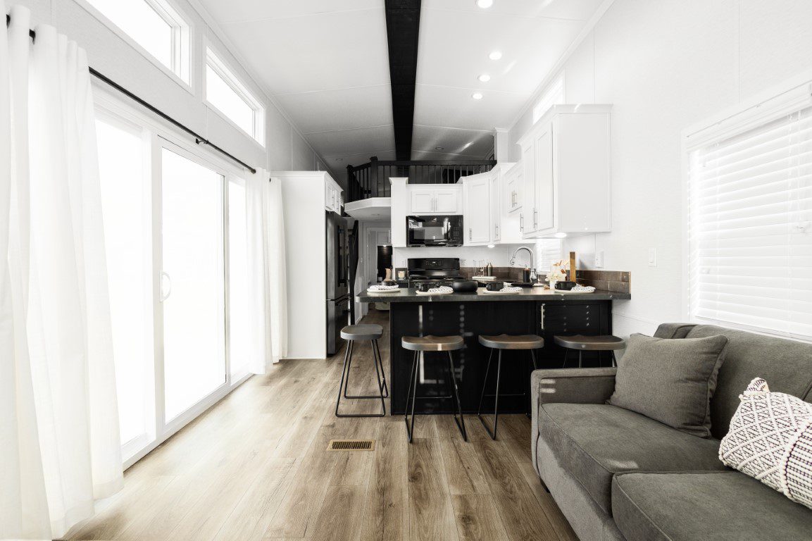 KROPF ISLAND 6243 FRONT LR WITH WASHER DRYER (4)