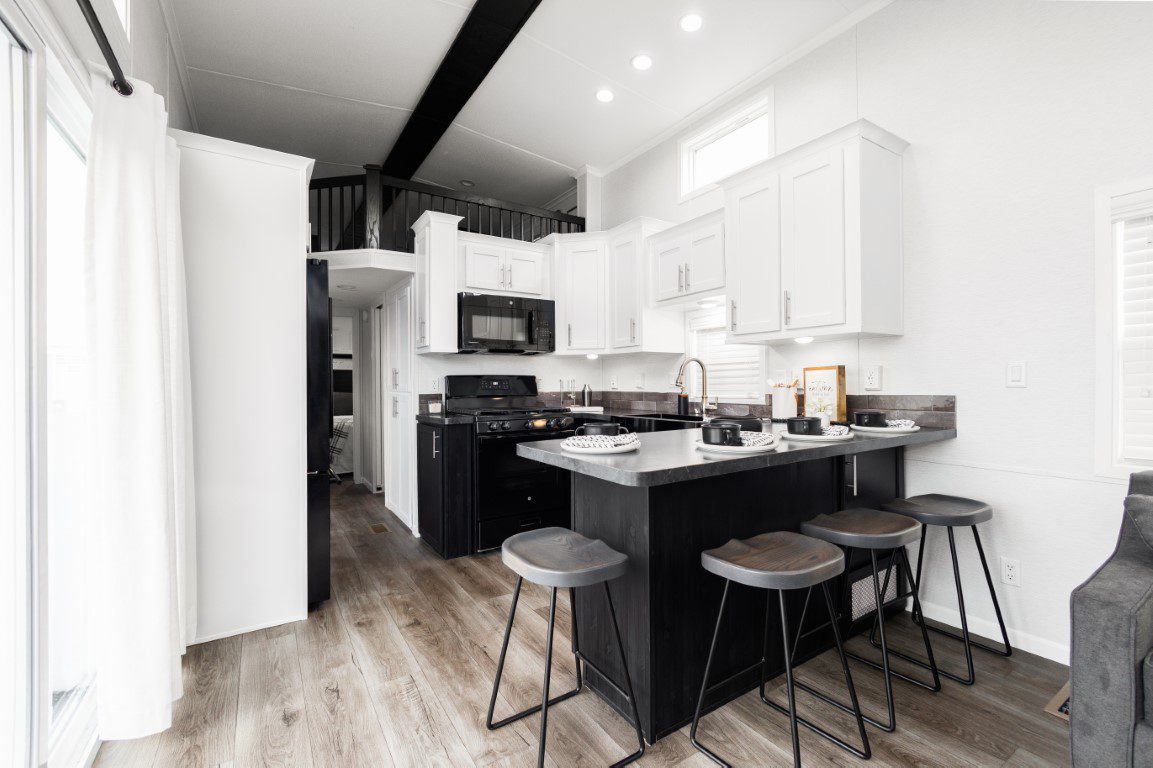 KROPF ISLAND 6243 FRONT LR WITH WASHER DRYER (5)