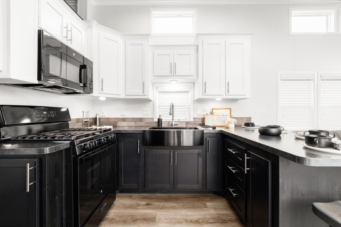 KROPF ISLAND 6243 FRONT LR WITH WASHER DRYER (6)