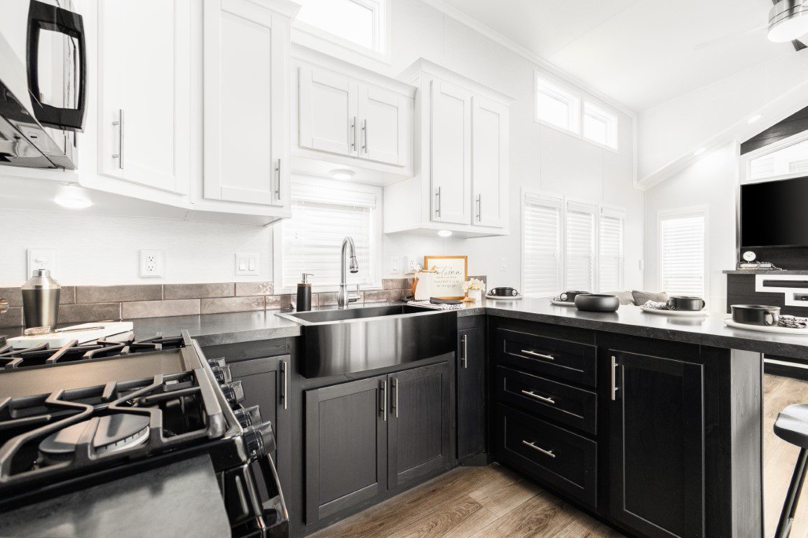 KROPF ISLAND 6243 FRONT LR WITH WASHER DRYER (8)