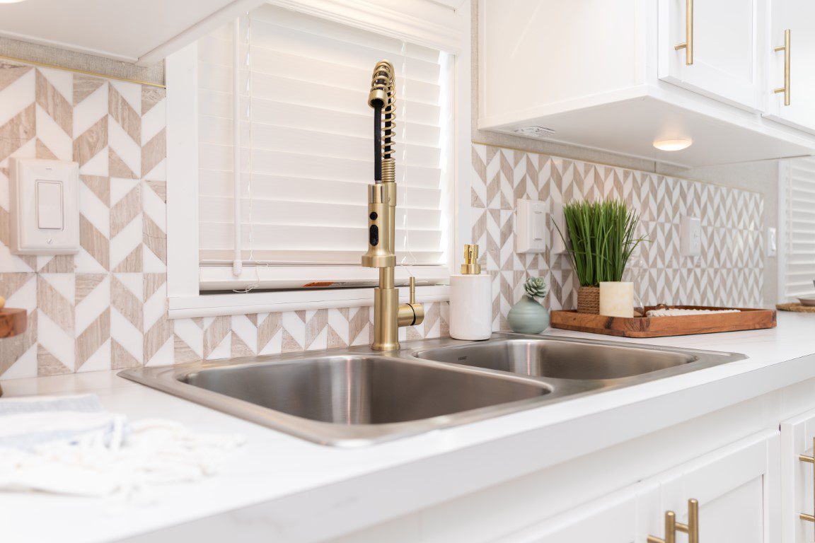 KROPF ISLAND CAFE SHOW HOME (47)