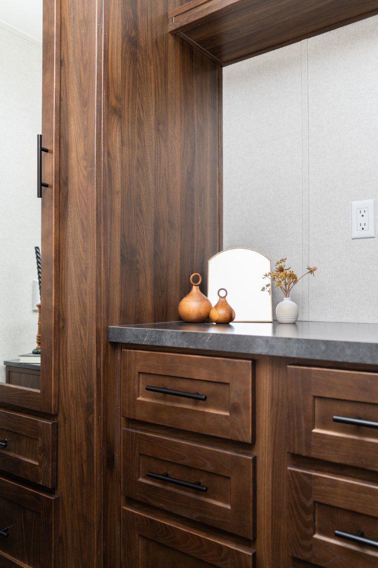 KROPF LAKESIDE FT-LR CORNER ENT (13)