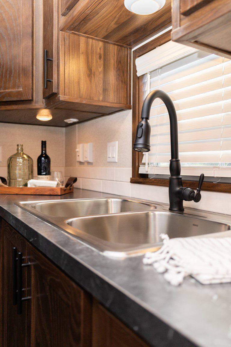 KROPF LAKESIDE FT-LR CORNER ENT (18)