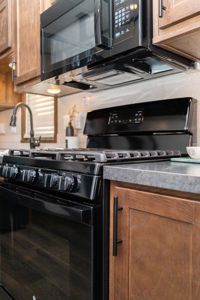 KROPF LAKESIDE FT-LR CORNER ENT (19)