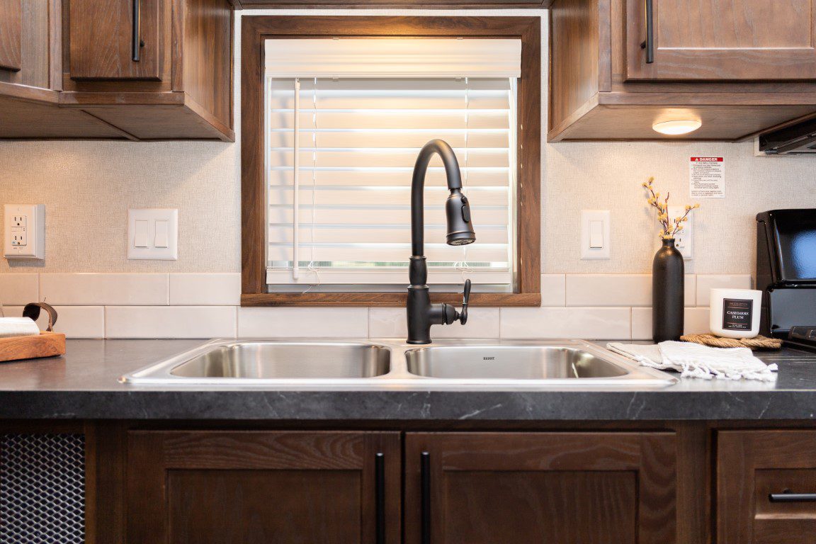 KROPF LAKESIDE FT-LR CORNER ENT (2)