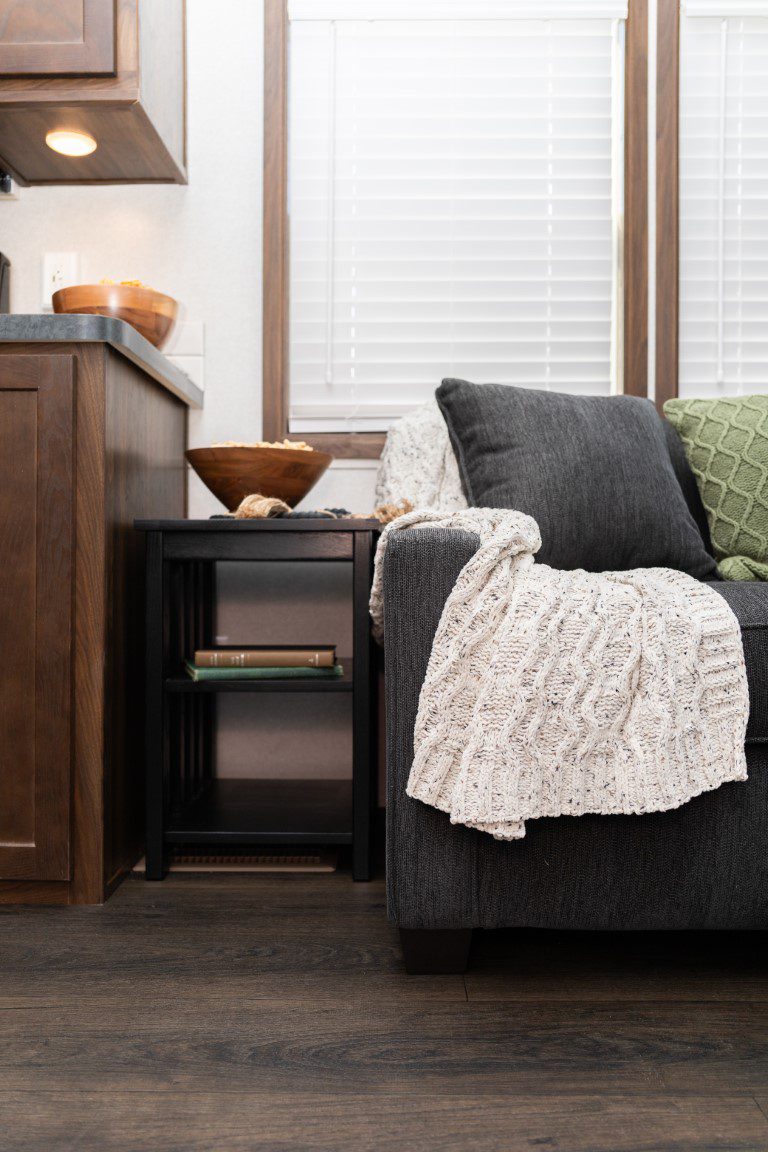 KROPF LAKESIDE FT-LR CORNER ENT (20)