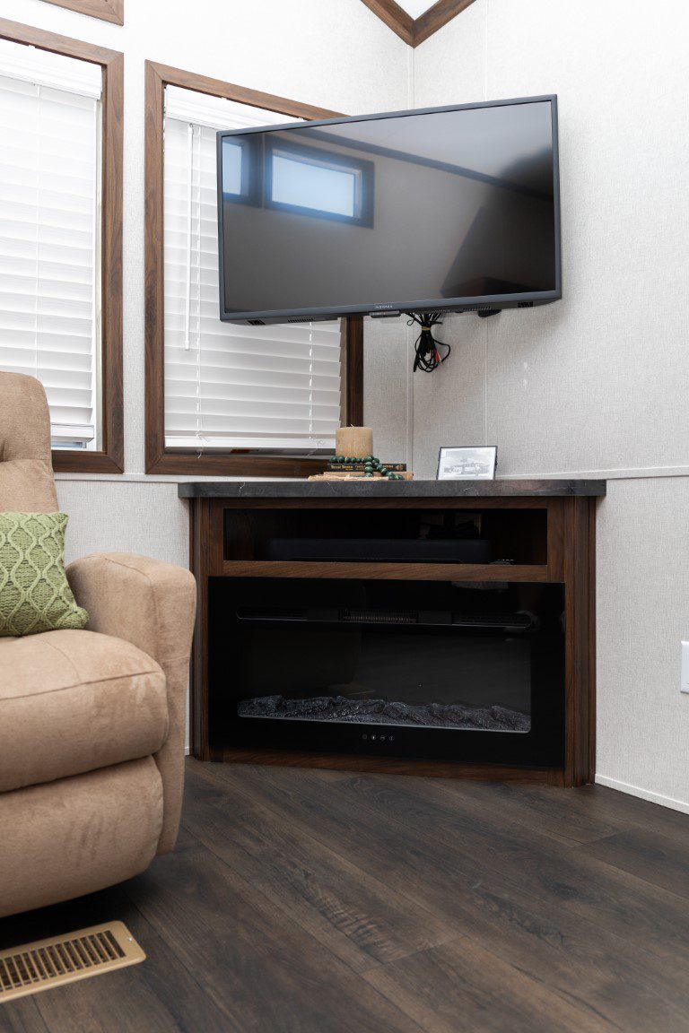 KROPF LAKESIDE FT-LR CORNER ENT (21)