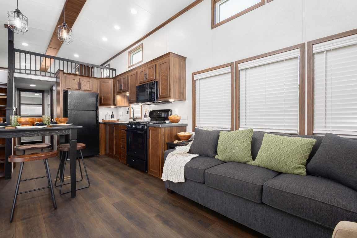 KROPF LAKESIDE FT-LR CORNER ENT (25)