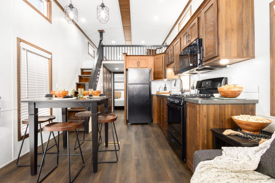 KROPF LAKESIDE FT-LR CORNER ENT (26)