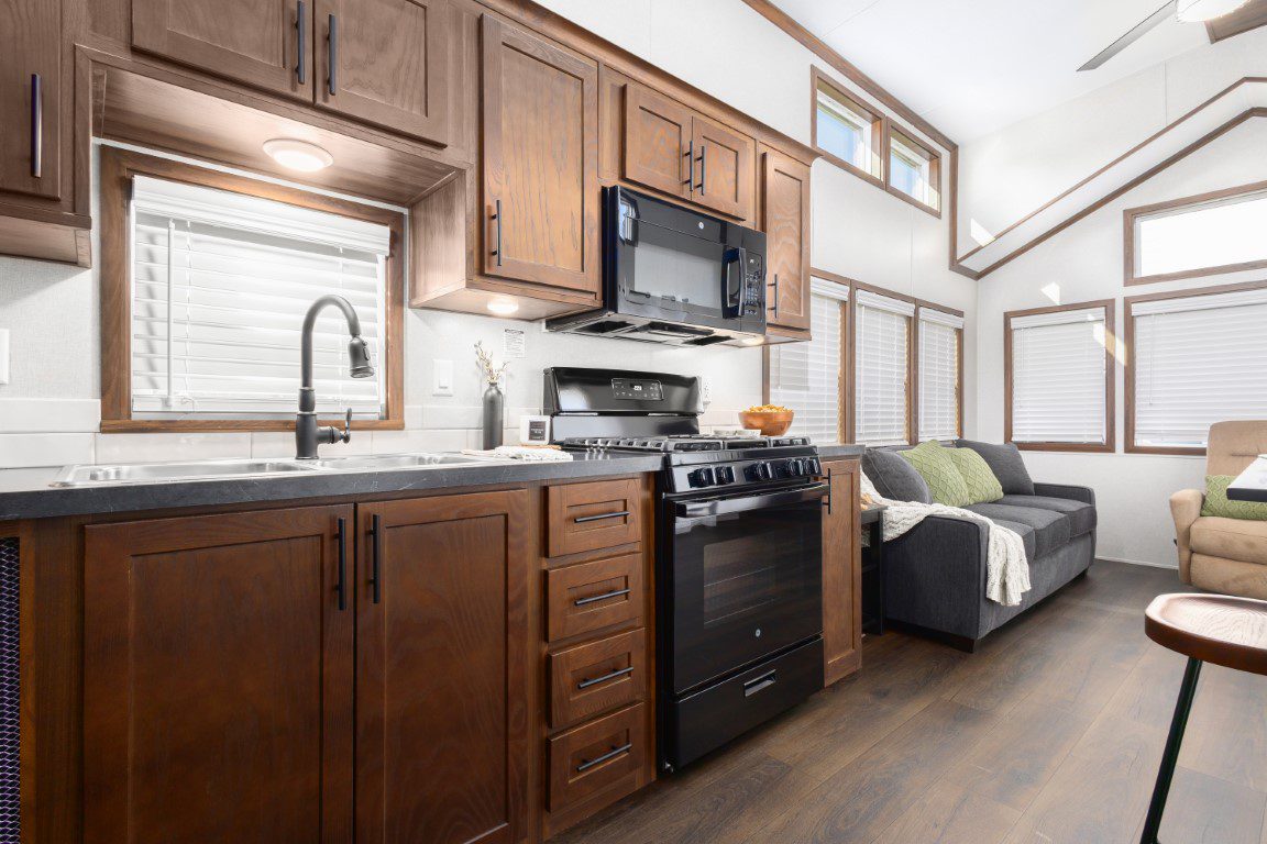 KROPF LAKESIDE FT-LR CORNER ENT (29)