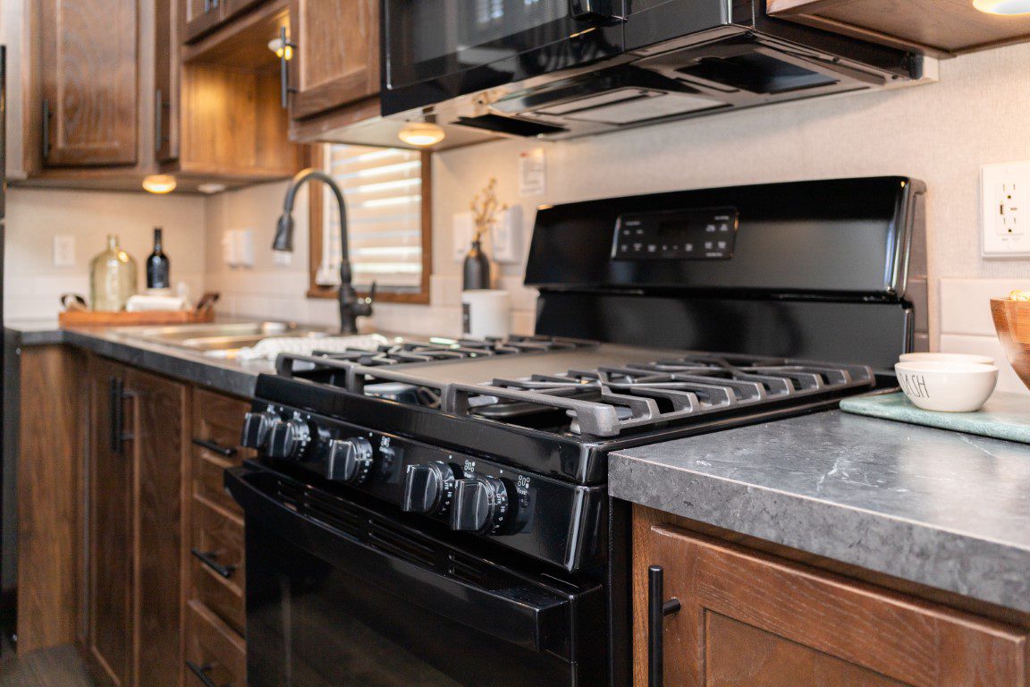 KROPF LAKESIDE FT-LR CORNER ENT (3)