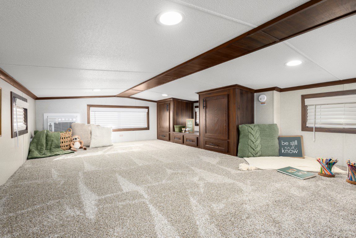 KROPF LAKESIDE FT-LR CORNER ENT (34)