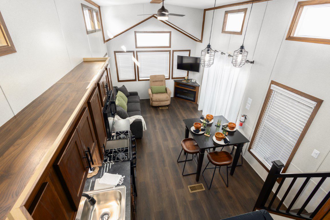 KROPF LAKESIDE FT-LR CORNER ENT (35)