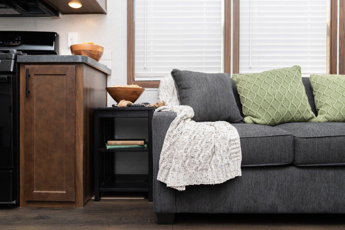 KROPF LAKESIDE FT-LR CORNER ENT (6)