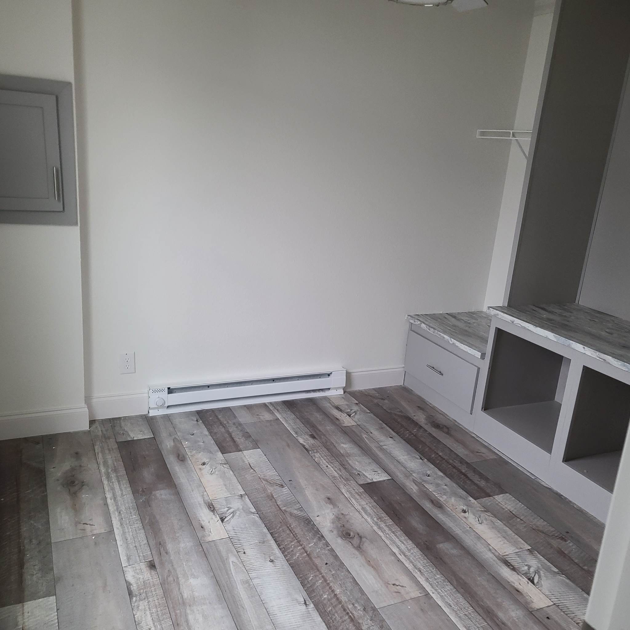 skyline white 4473 (2)