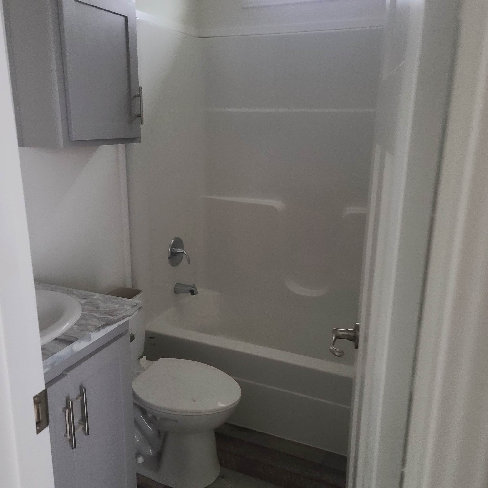 skyline white 4473 (4)