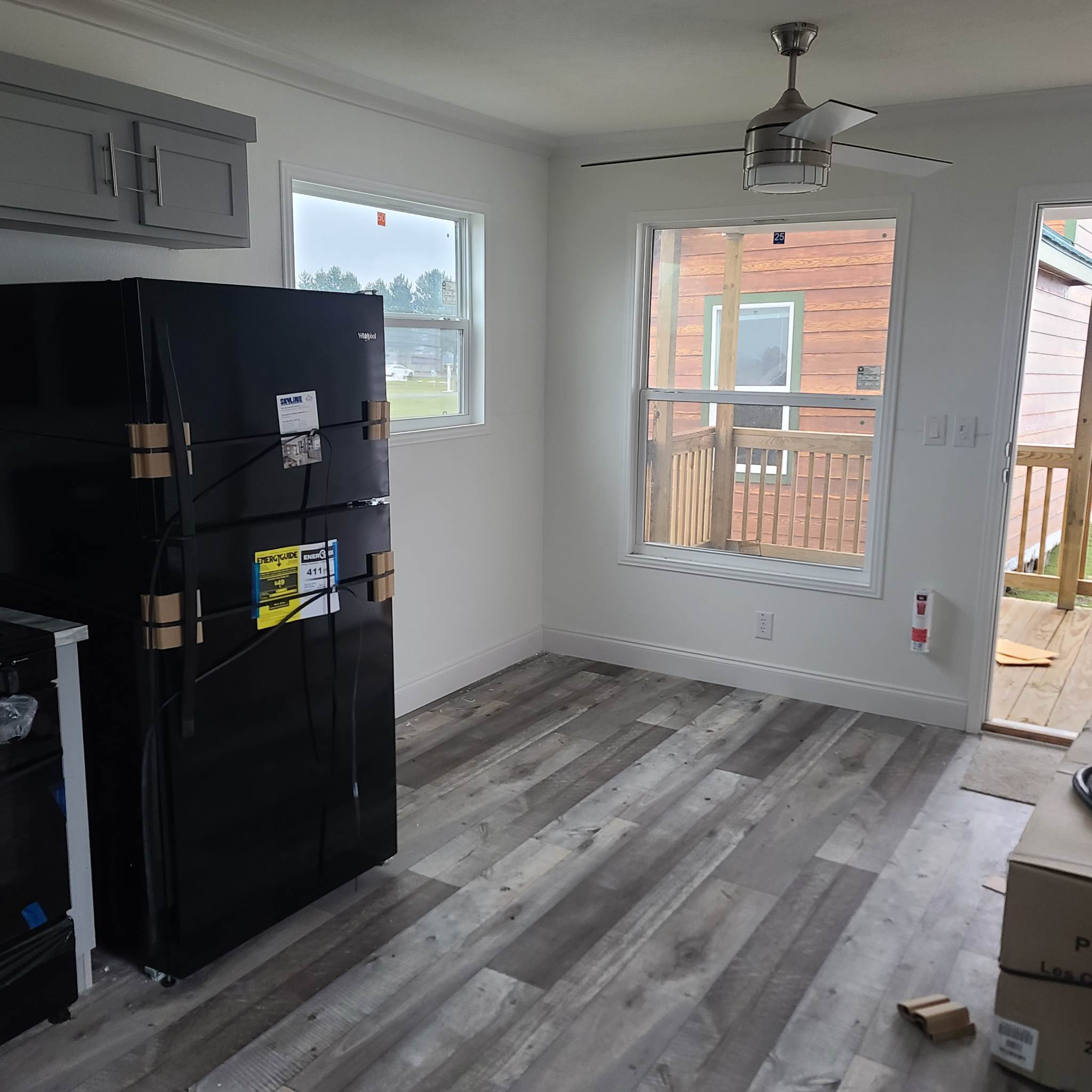 skyline white and black 4240 (6)