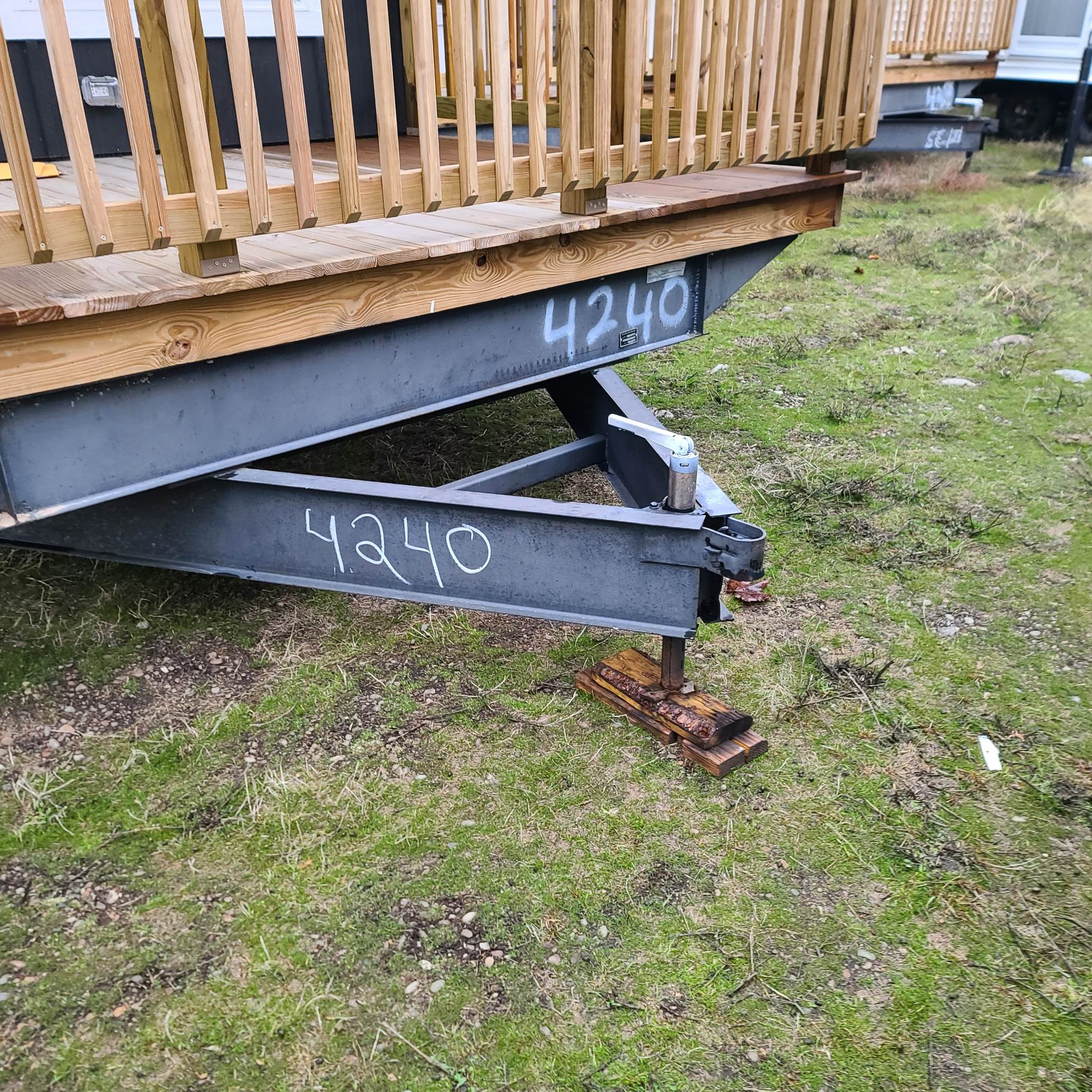 skyline white and black 4240 (7)