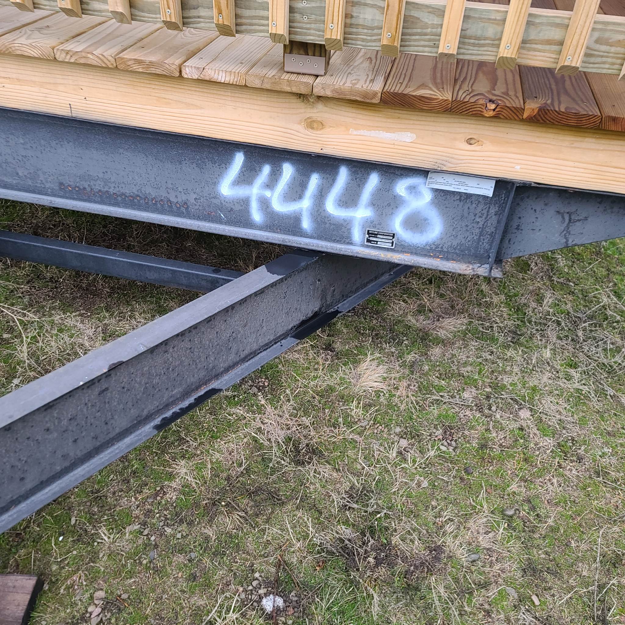 skyline white and black 4448 (3)