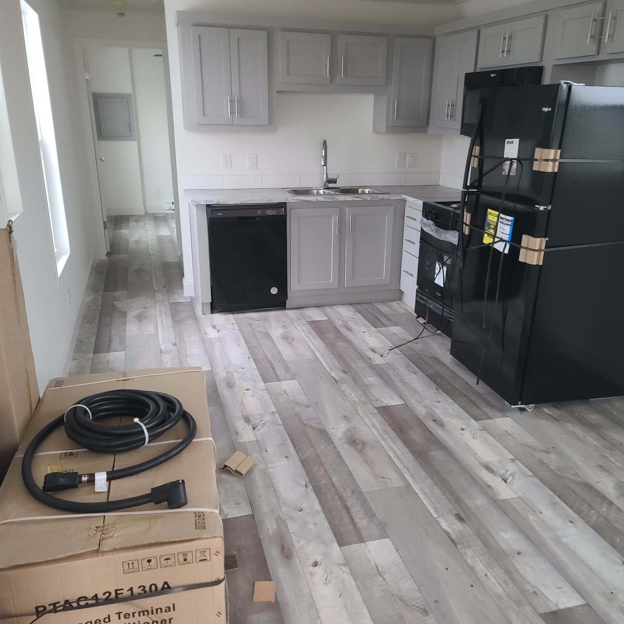 skyline white and black 4501 (5)